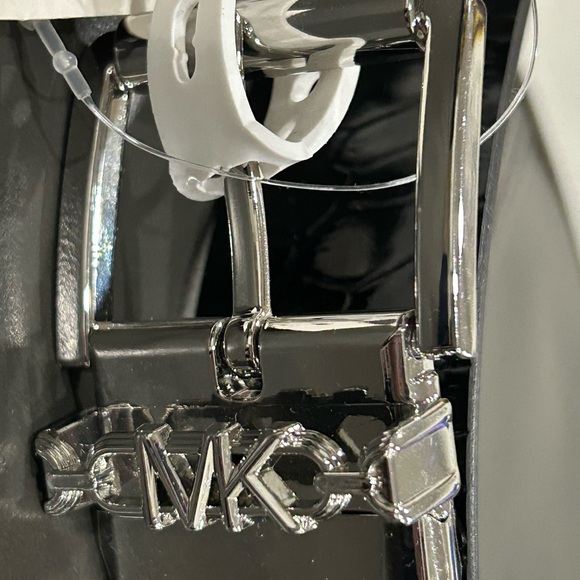 Michael Kors Black and White Leather Belt - Picture 3 of 3